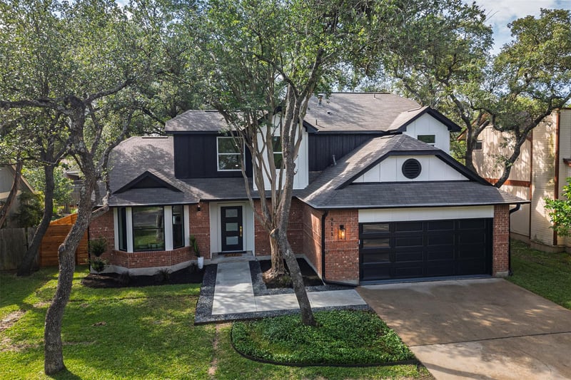 Virtual tour of 9111 Hazelhurst DR