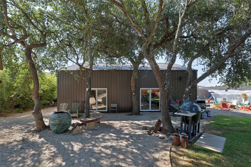 Virtual tour of 9114 290 W Highway