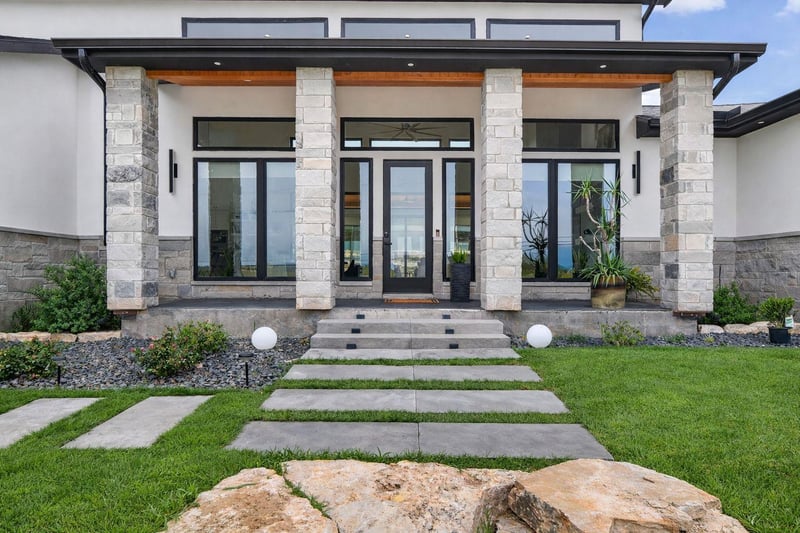 Virtual tour of 913 Larkhall DR