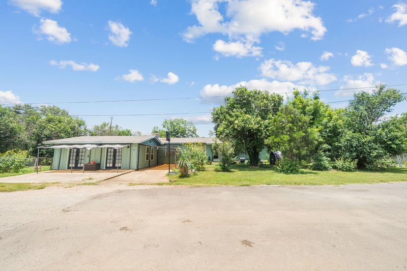 Virtual tour of 914 6th ST