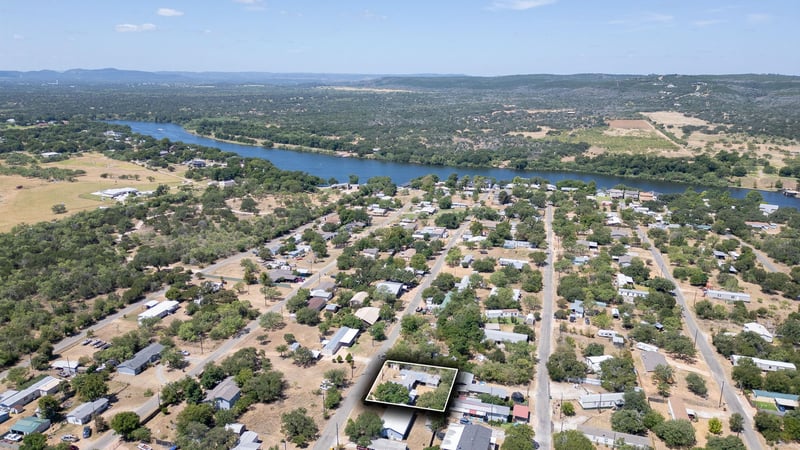 Virtual tour of 916 Apache DR