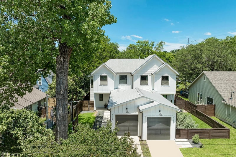 Virtual tour of 918 Cardinal LN Unit #A