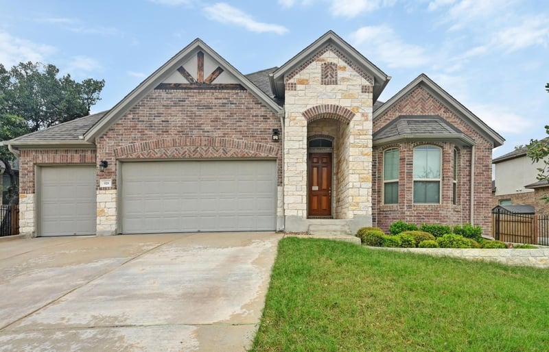 Virtual tour of 918 Valley View DR