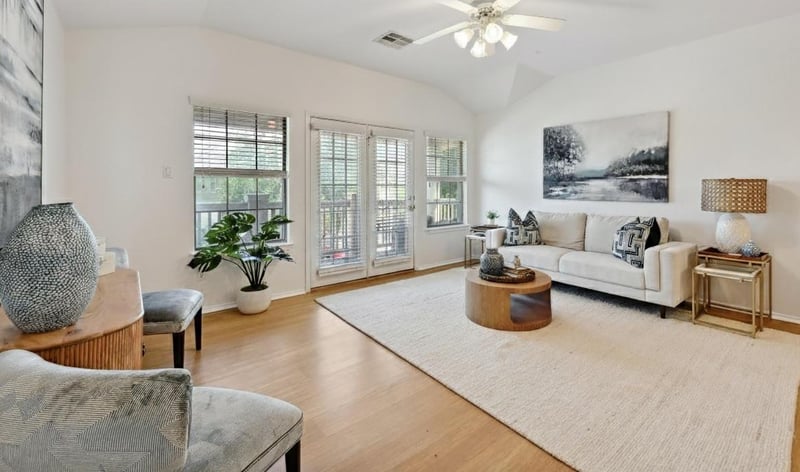 Virtual tour of 9201 Brodie LN Unit #2001