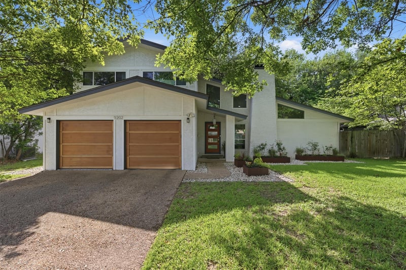 Virtual tour of 9202 Hunters TRCE