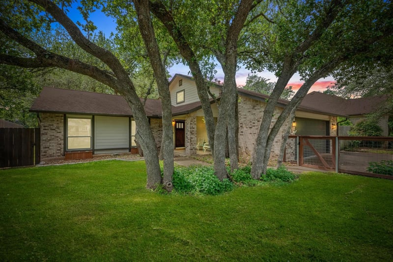 Virtual tour of 9203 Amanda Dr