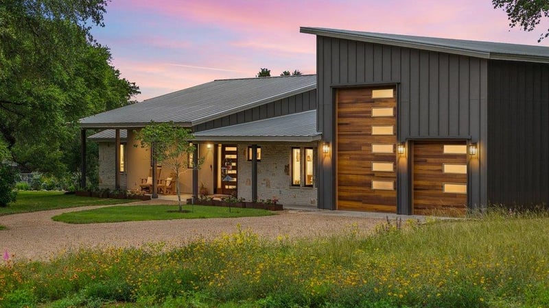 Virtual tour of 9207 Claxton DR