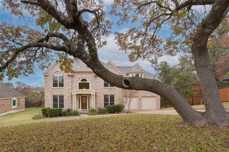 Virtual tour of 9234 Scenic Bluff DR