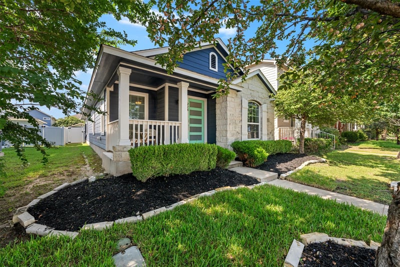 Virtual tour of 924 Lost Pines LN