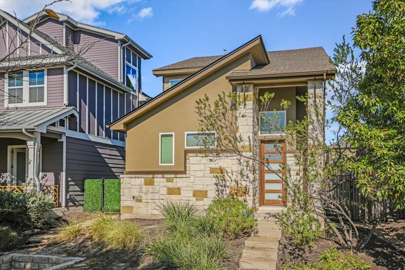 Virtual tour of 924 Sugaree Ave