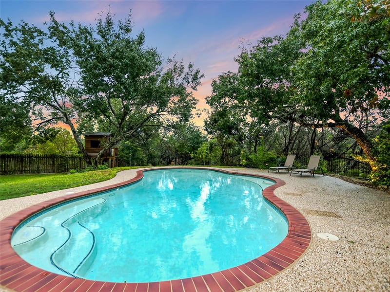 Virtual tour of 9262 Scenic Bluff DR
