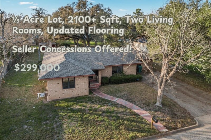 Virtual tour of 927 E Walnut ST