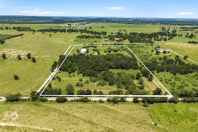 Virtual tour of 928 Upper Elgin River RD
