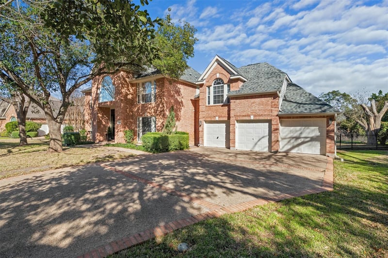 Virtual tour of 9288 Scenic Bluff DR