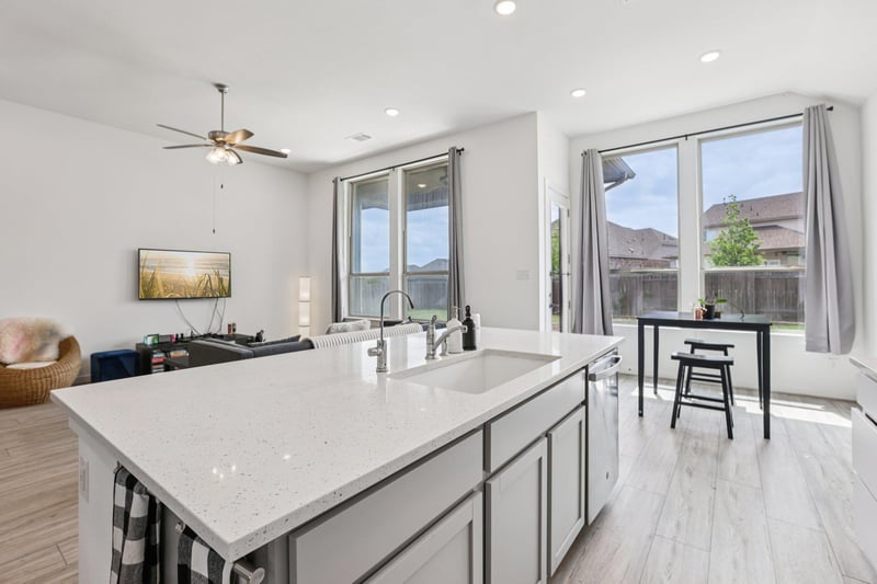Virtual tour of 930 Nautical LOOP