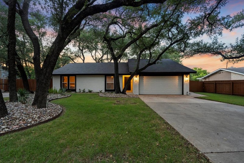 Virtual tour of 9308 Meadowheath Dr