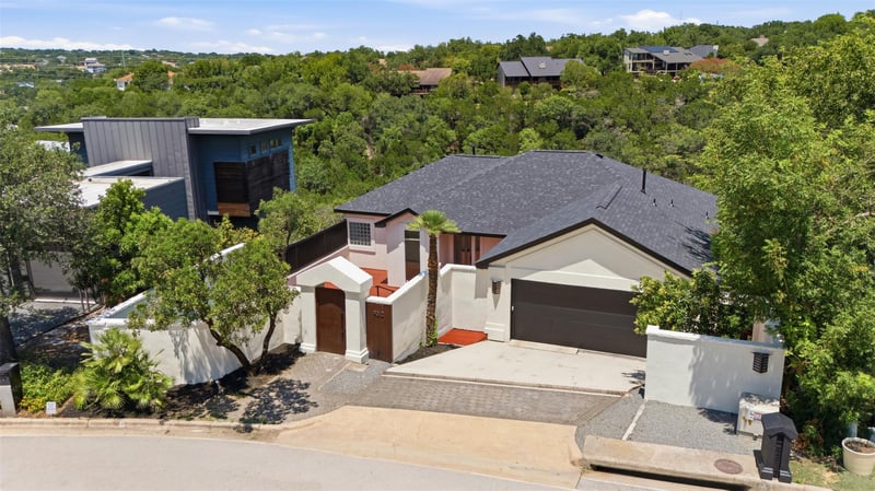 Virtual tour of 9312 Knoll Crest LOOP