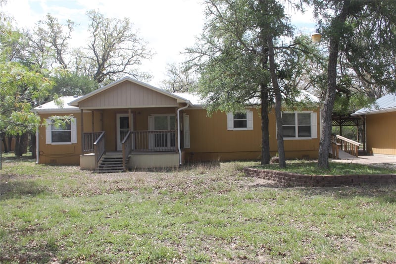 Virtual tour of 936 Fm 1185