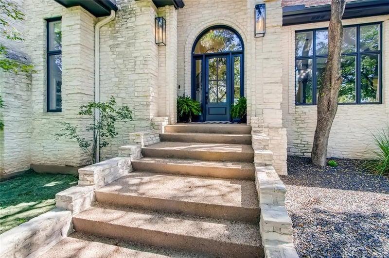 Virtual tour of 9400 Bell Mountain DR