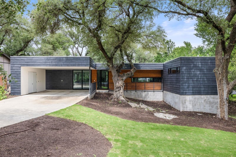 Virtual tour of 9400 Shady Oaks DR