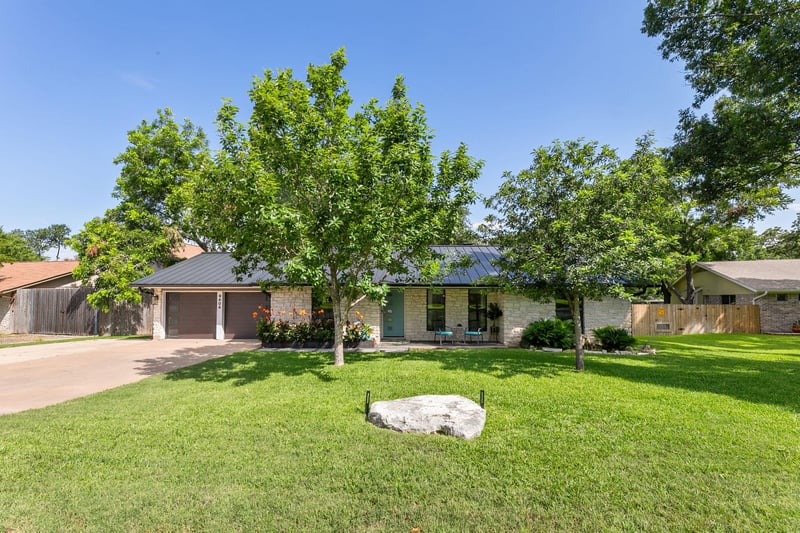 Virtual tour of 9404 Sherbrooke St