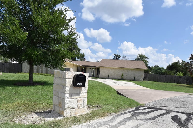 Virtual tour of 9413 Sherbrooke St