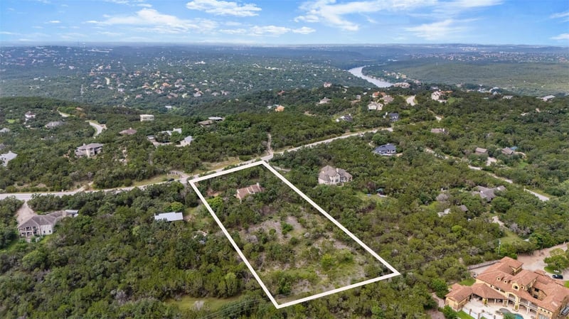 Virtual tour of 9504 Glenlake DR