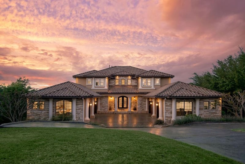 Virtual tour of 9612 Tavares CV