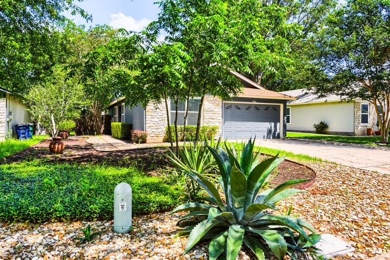 Virtual tour of 9616 Holly Springs DR