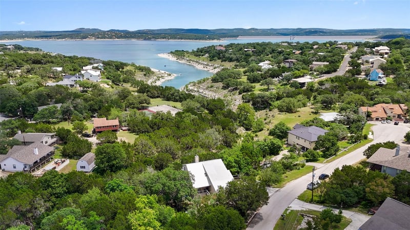 Virtual tour of 971 Barbara DR