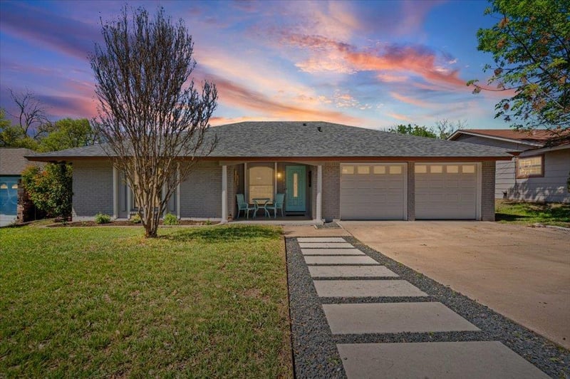 Virtual tour of 9712 Halifax DR