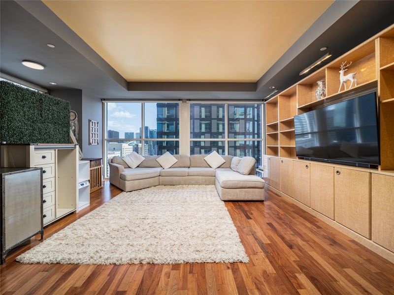 Virtual tour of 98 San Jacinto BLVD Unit #1703