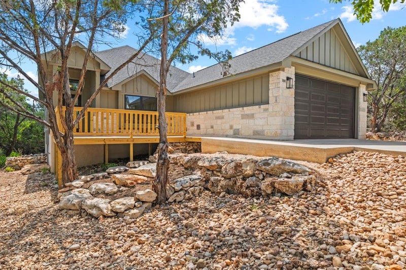 Virtual tour of 98 Whispering Valley DR