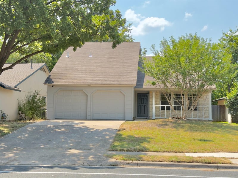 Virtual tour of 9803 Meadowheath Dr