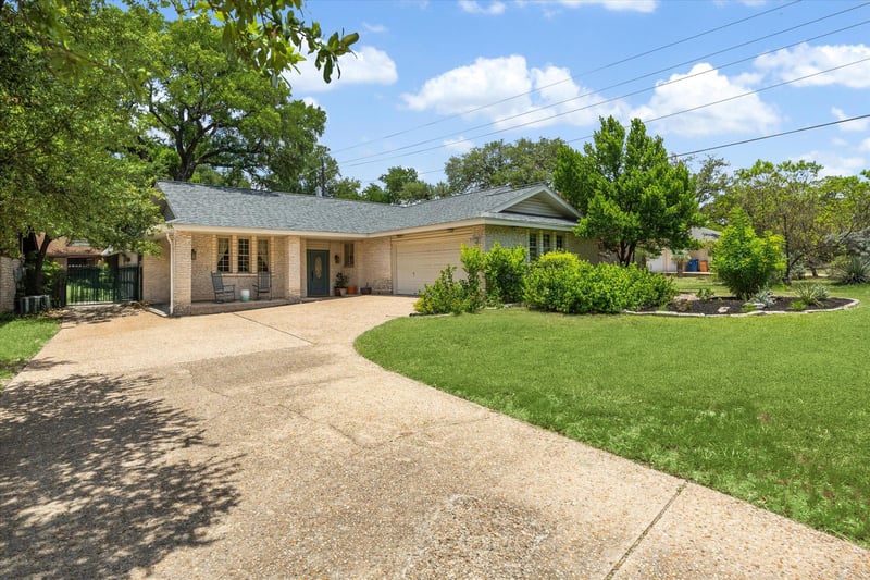 Virtual tour of 9902 Marseilles Dr