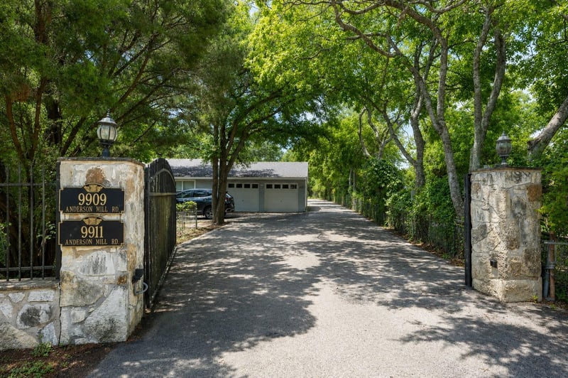 Virtual tour of 9911 Anderson Mill RD