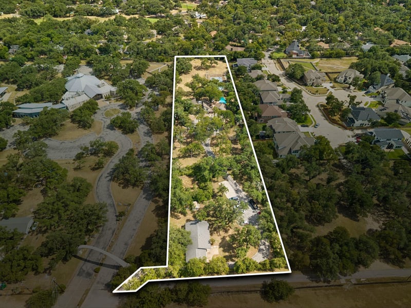 Virtual tour of 9911 Anderson Mill Rd