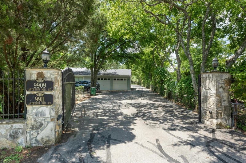Virtual tour of 9911 Anderson Mill RD