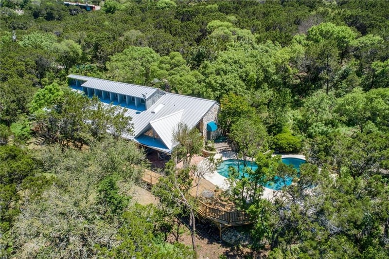Virtual tour of 999 Roadrunner RD