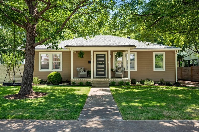 Virtual tour of 909 Ruth Ave