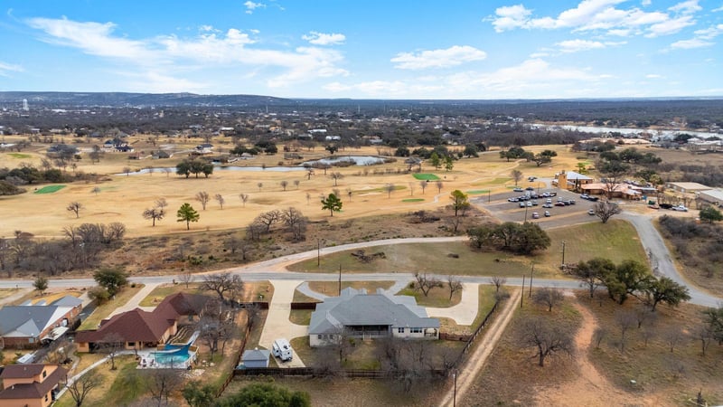 Virtual tour of 625 Skyline DR